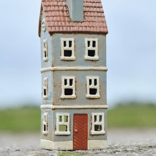 IB Laursen huisje grijs